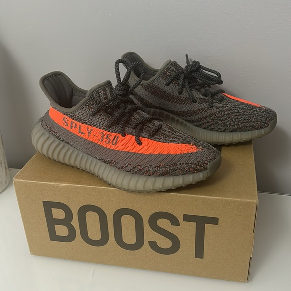 Yeezy 350 V2 - Picture 2 of 5